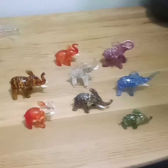 Very beautiful Collection of high quality glass elephants - Picture 10 of 10